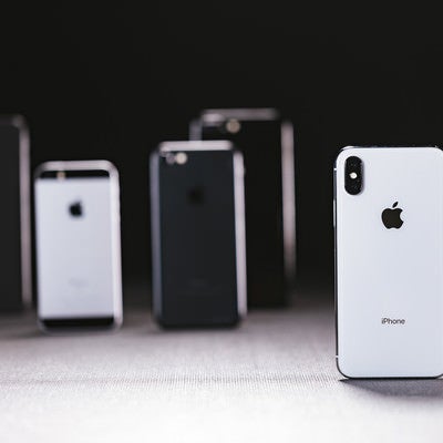 iPhone X と他のモデルの iPhoneの写真