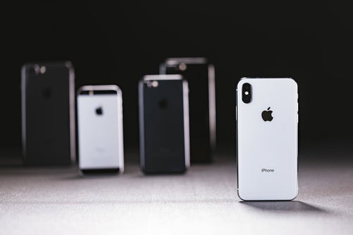 iPhone X と他のモデルの iPhoneの写真