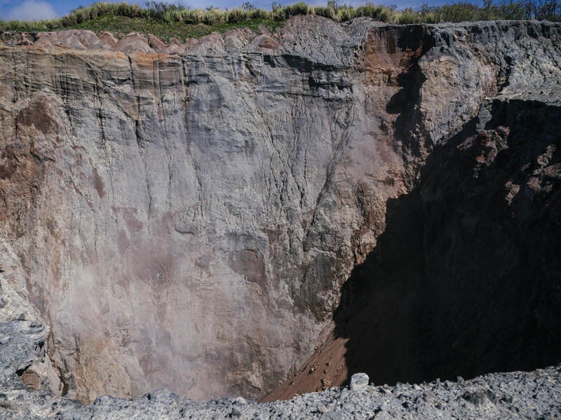鶯地獄の切り立った壁の写真