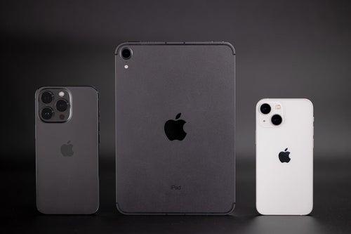 iPhone 13 Pro と iPad mini（第6世代）と iPhone 13 miniの写真