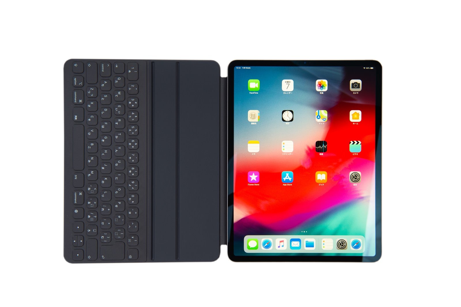 「iPad Pro 2018とスマートキーボードを接続」の写真