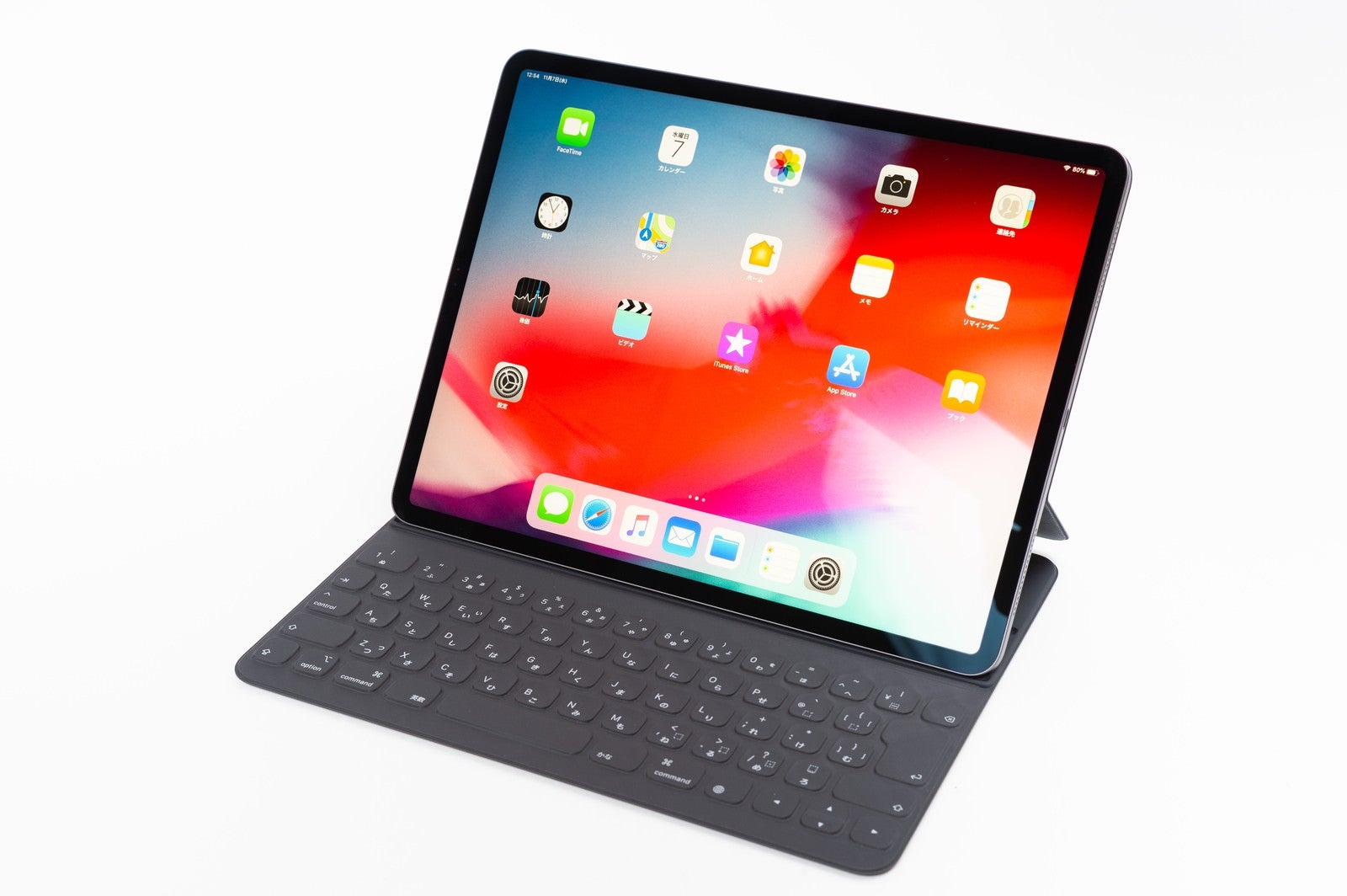 「12.9インチ iPad Pro 2018とSmart Keyboard Folioの組み合わせ」の写真