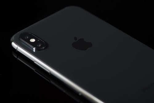高級感のある黒いボディ（iPhone X）の写真
