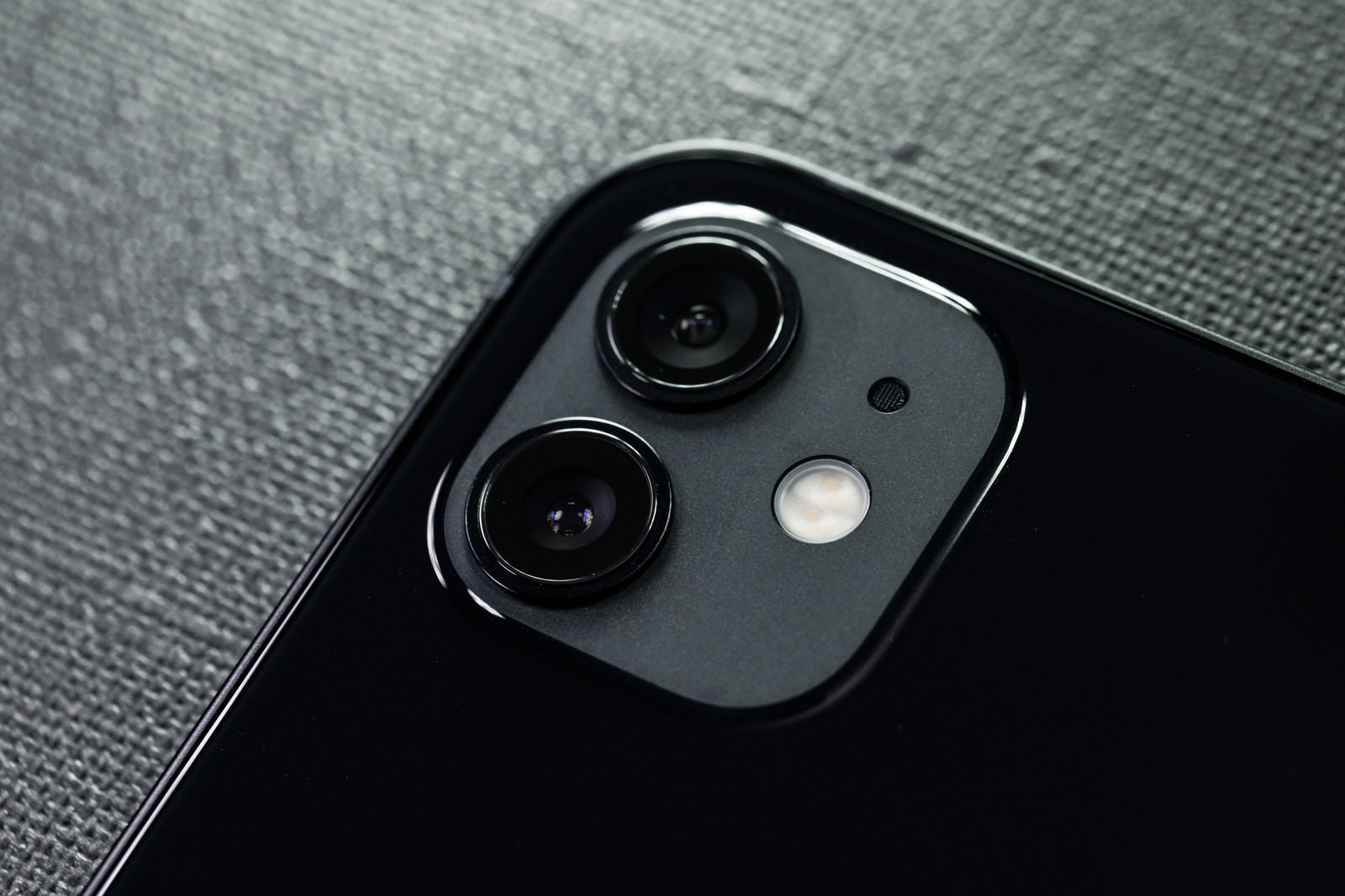 「リアカメラ（iPhone 12）」の写真