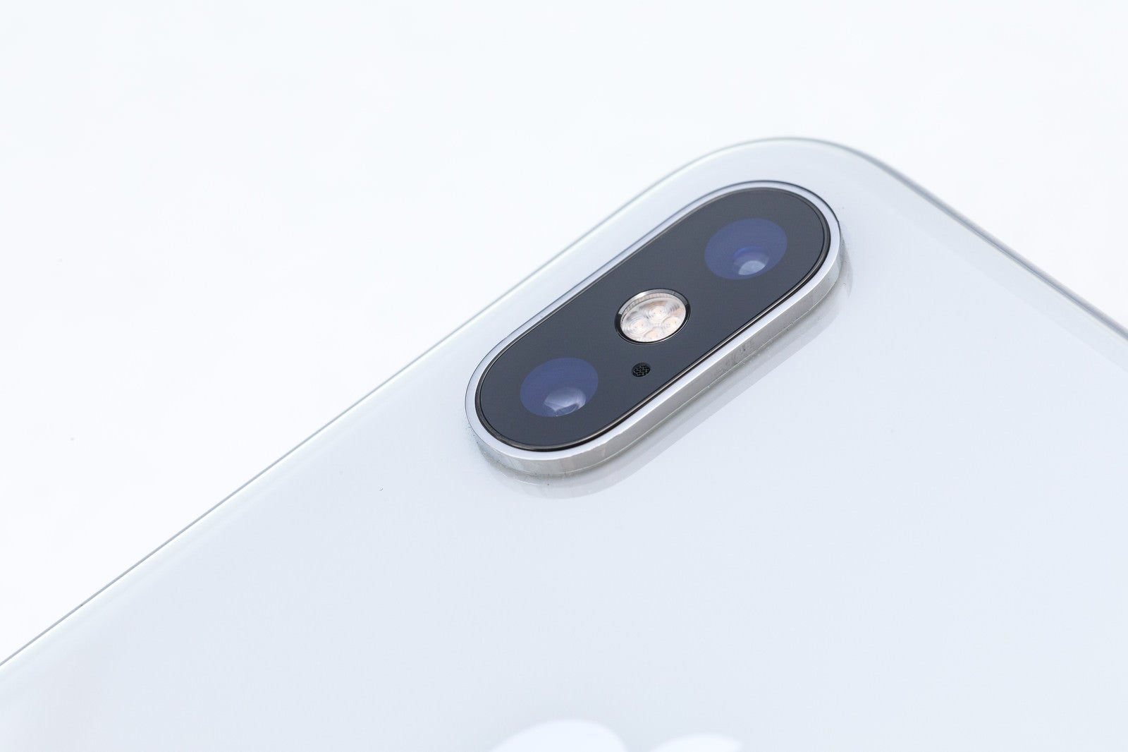 「iPhone XS Max のカメラ部分」の写真