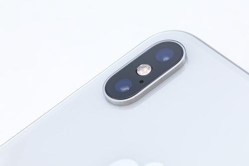 iPhone XS Max のカメラ部分の写真