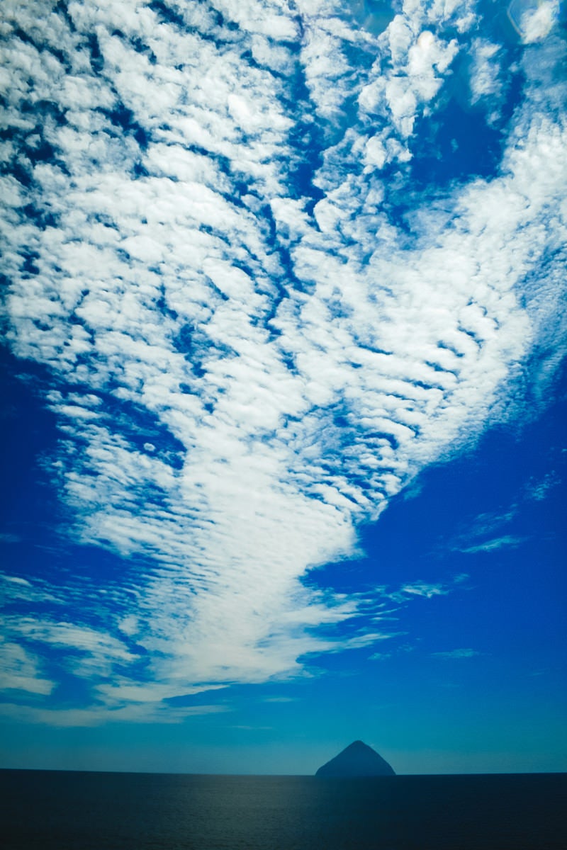 「青空の羊雲」の写真