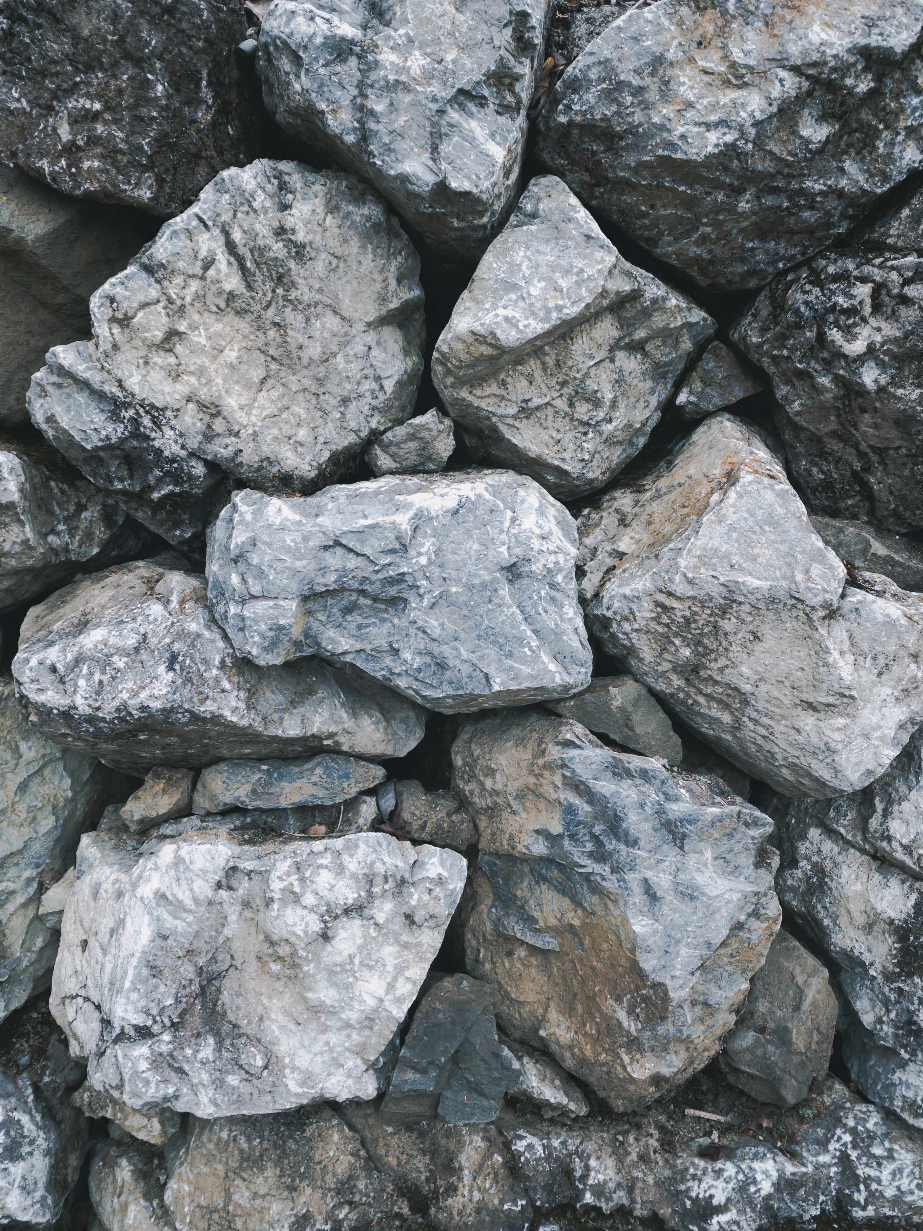 自然石 大きな灰色の石材 中国天然石灰岩クラッド モザイク グレー色黒い静脈 JRSR-067 メーカー工場