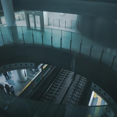 副都心線渋谷駅の楕円形の吹き抜け（渋谷事変の聖地）の写真