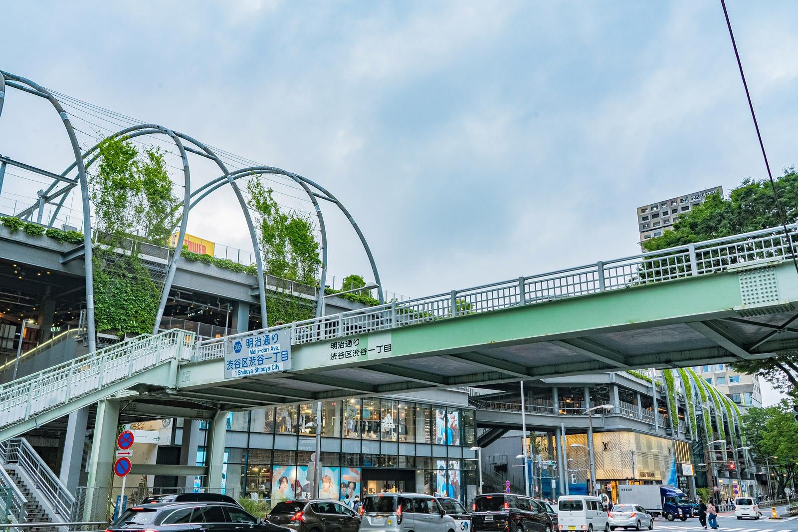 「渋谷事変の舞台になった東京メトロ渋谷駅13番出口側（帳外）の景観」の写真