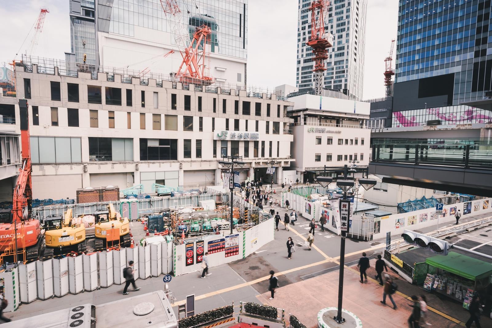 「渋谷駅再開発工事の様子」の写真
