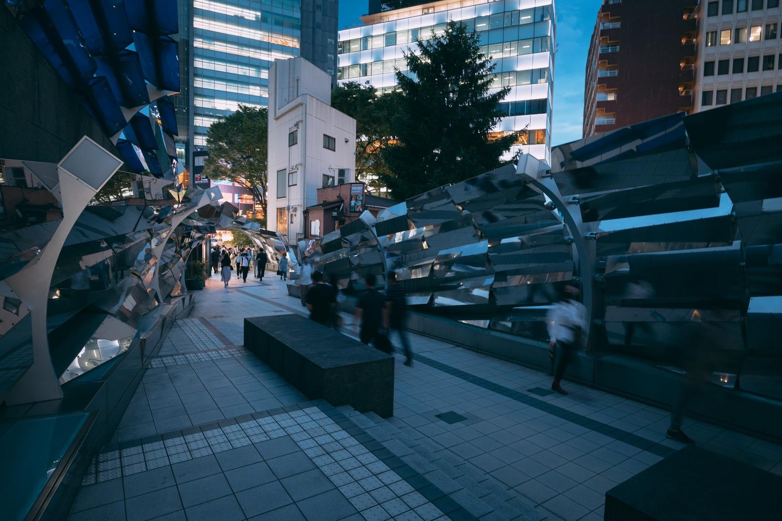 「禪院班集合場所（渋谷マークシティ レストランアベニュー入口）」の写真