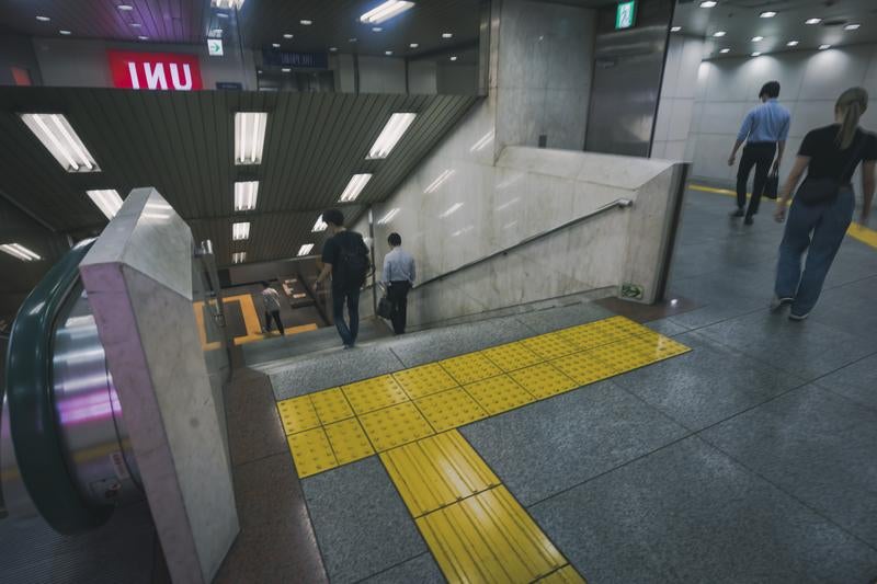 渋谷駅出口A0の階段の写真