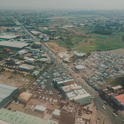 発展が進むカンボジアと上空の写真