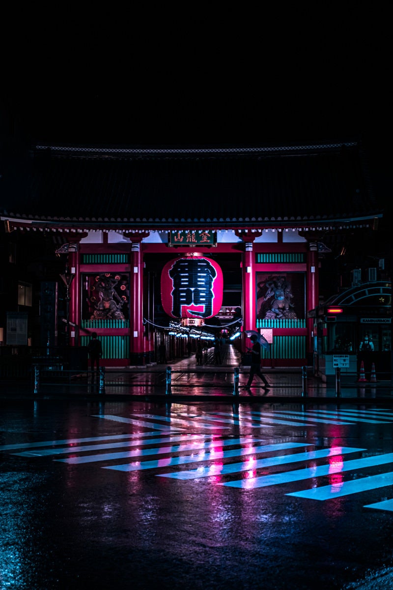 「雨上がりの雷門（東京都台東区浅草）」の写真