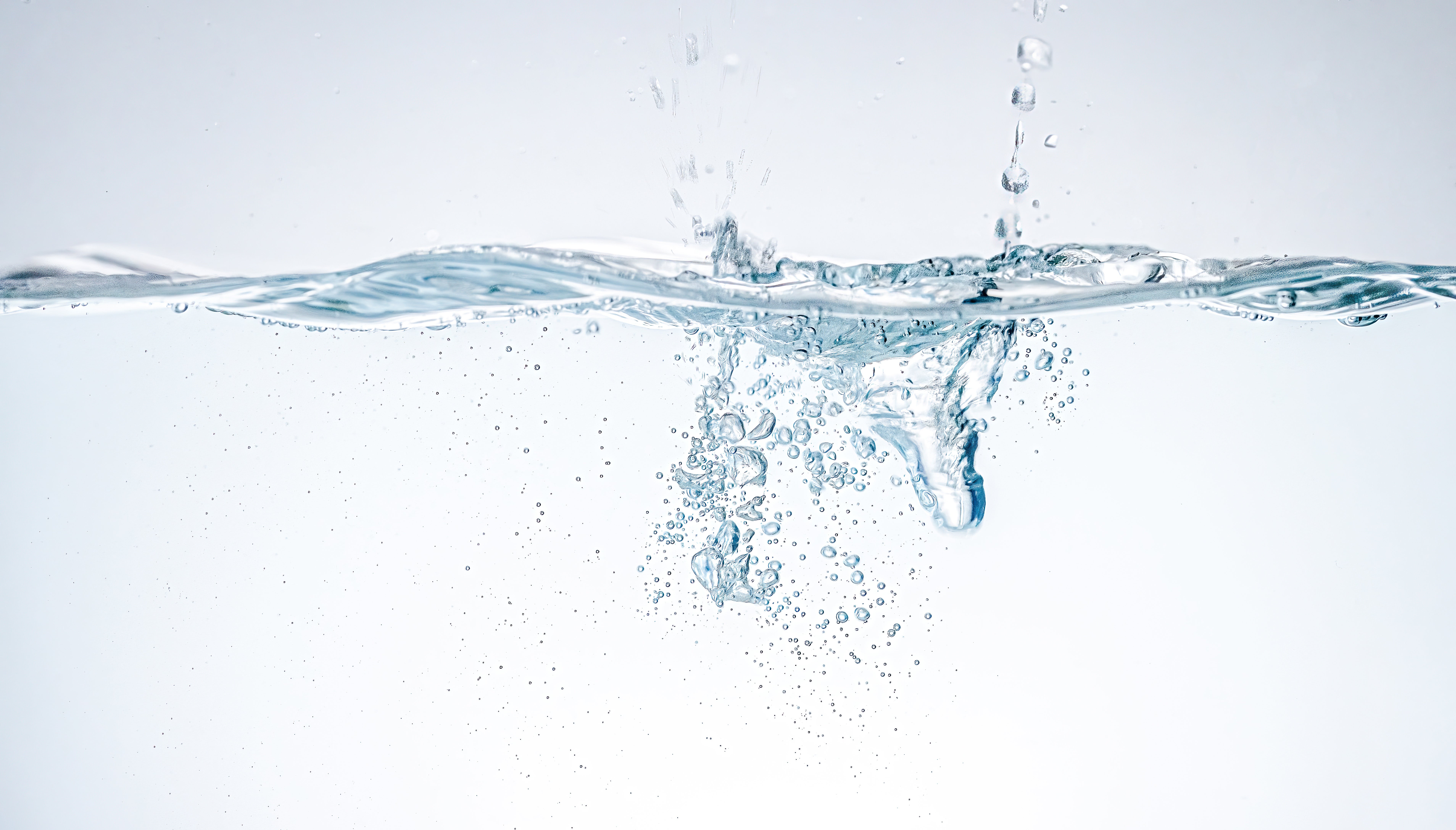 ポチャンと水槽に水が滴るの無料の写真素材 - ID.82982｜フリー素材