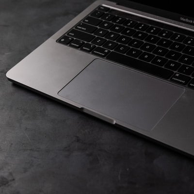 MacBook Proのキーボードの写真