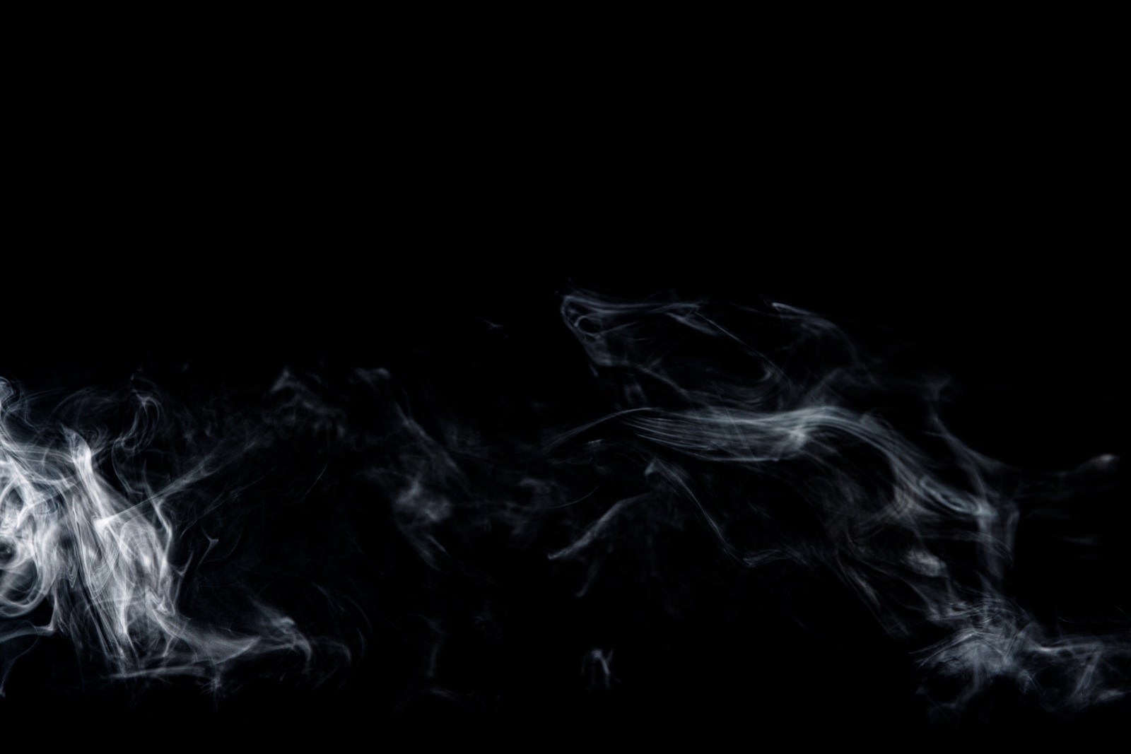 「広がり消えゆく煙」の写真