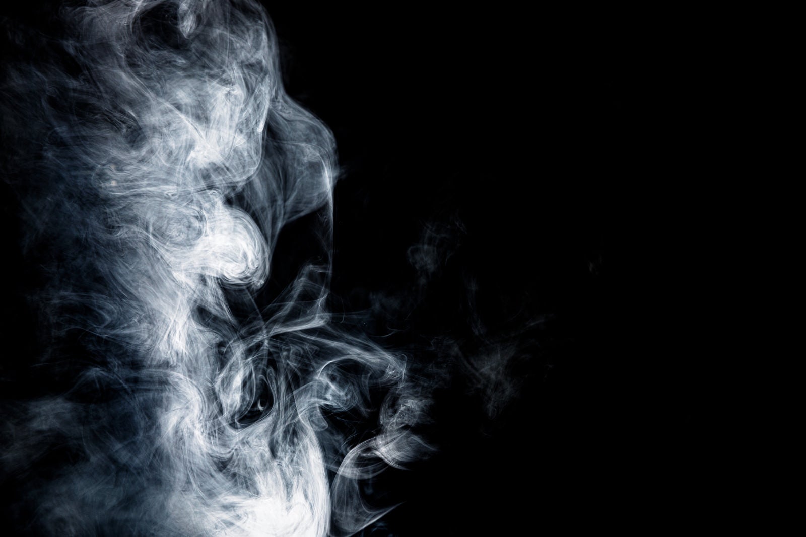 「立ち昇る白煙」の写真