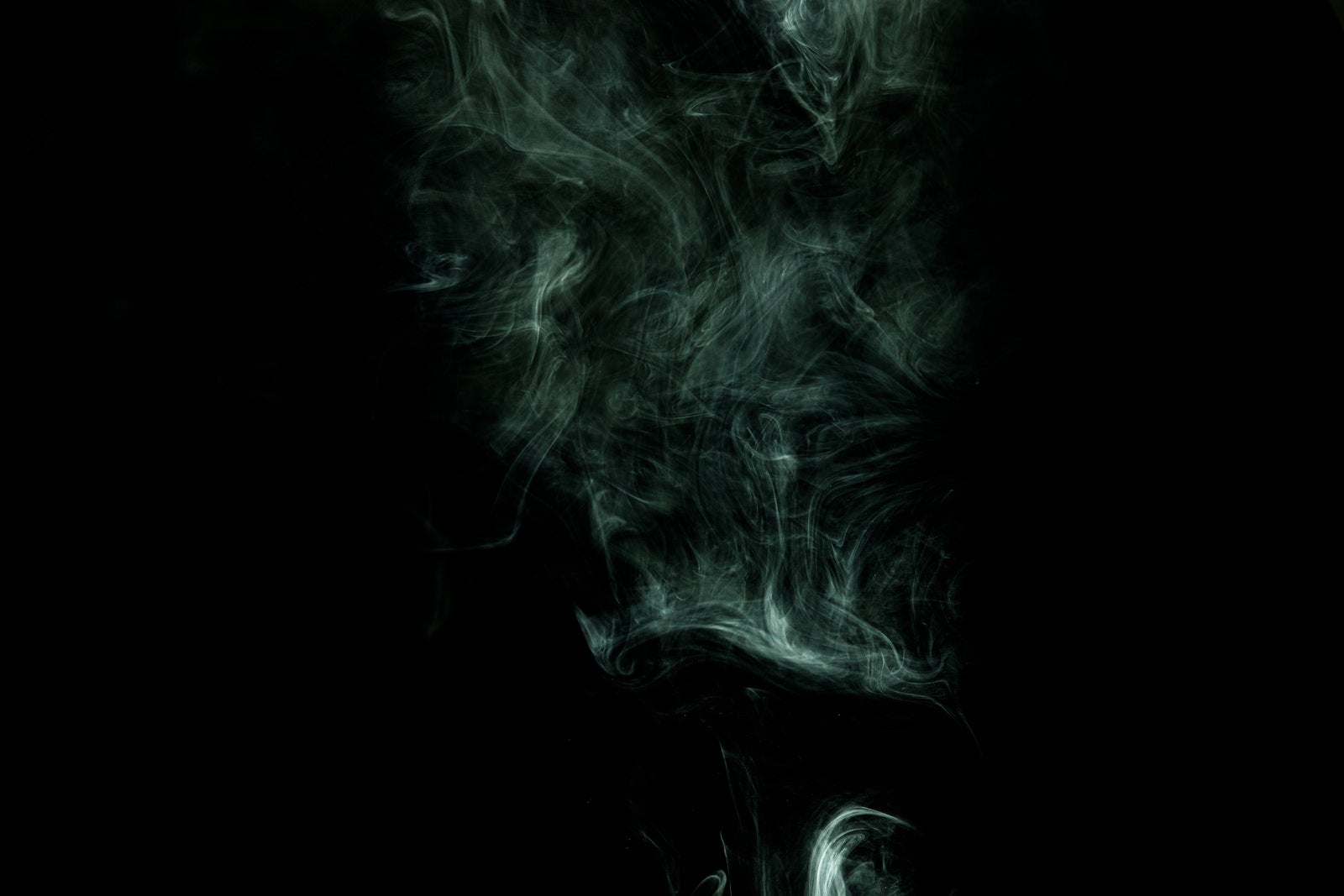 「流れ落ちる毒煙」の写真