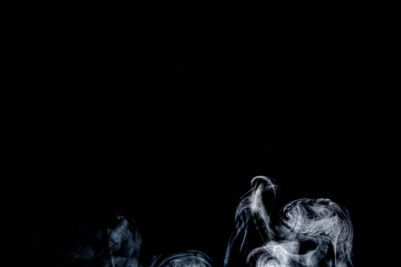「白い煙が立ち込む」の写真
