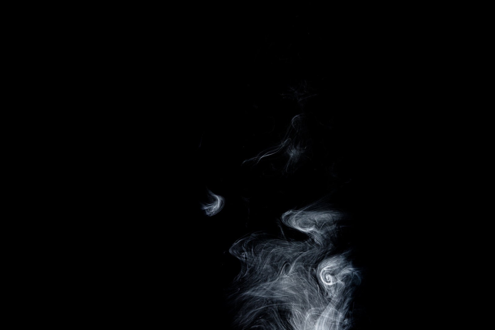 「煙もくもく」の写真