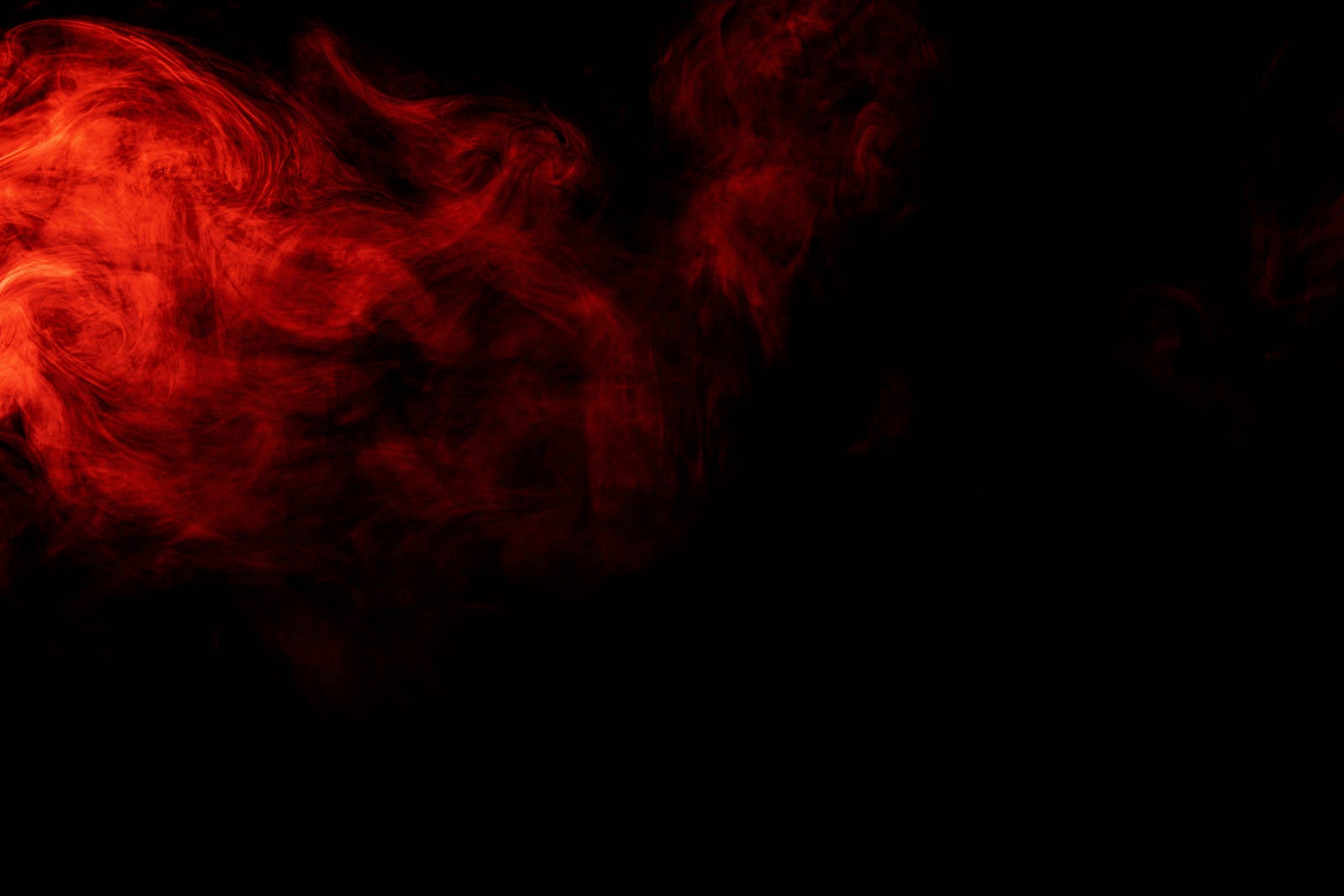 「赤色の煙」の写真