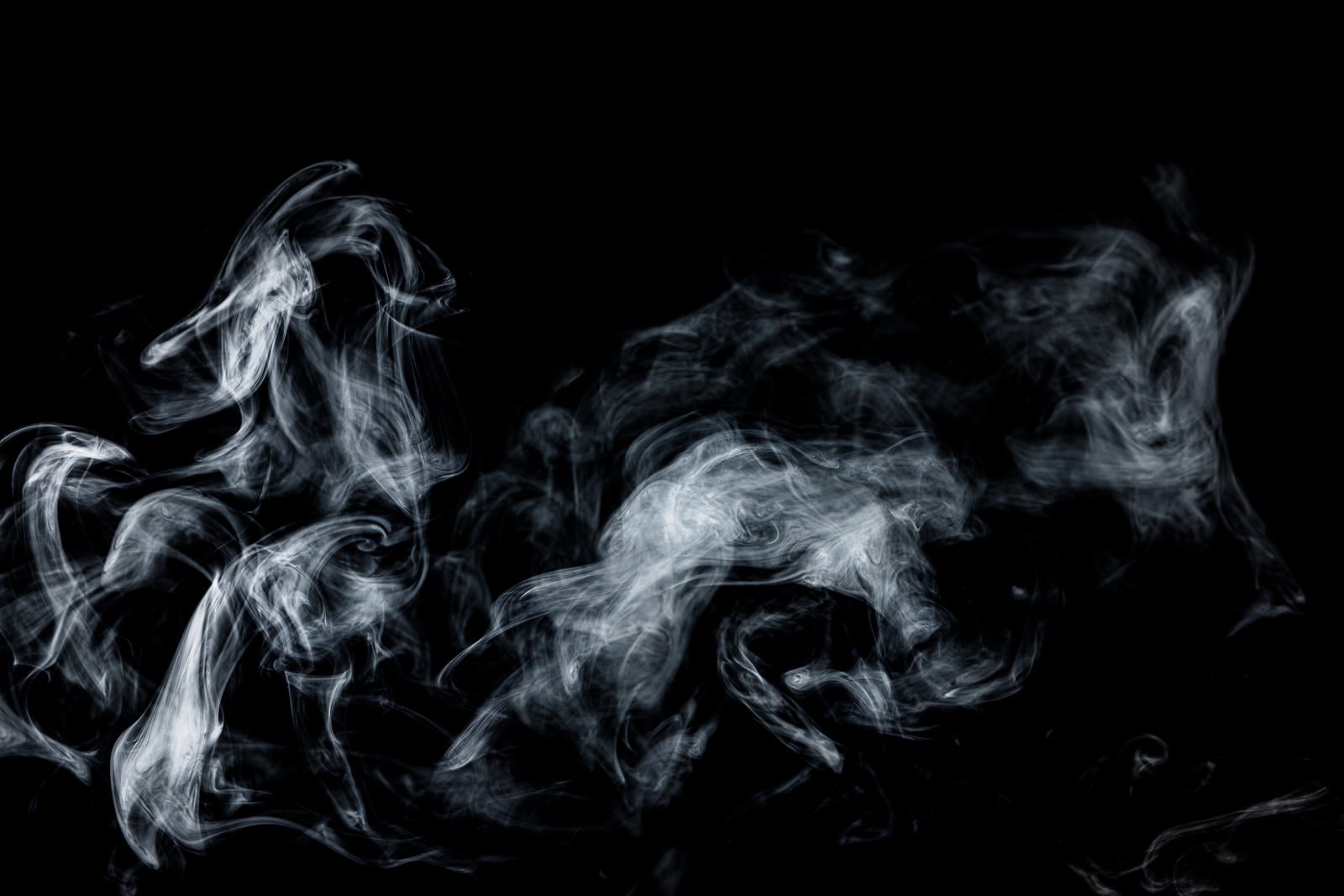 「不気味な煙がたちこめる」の写真