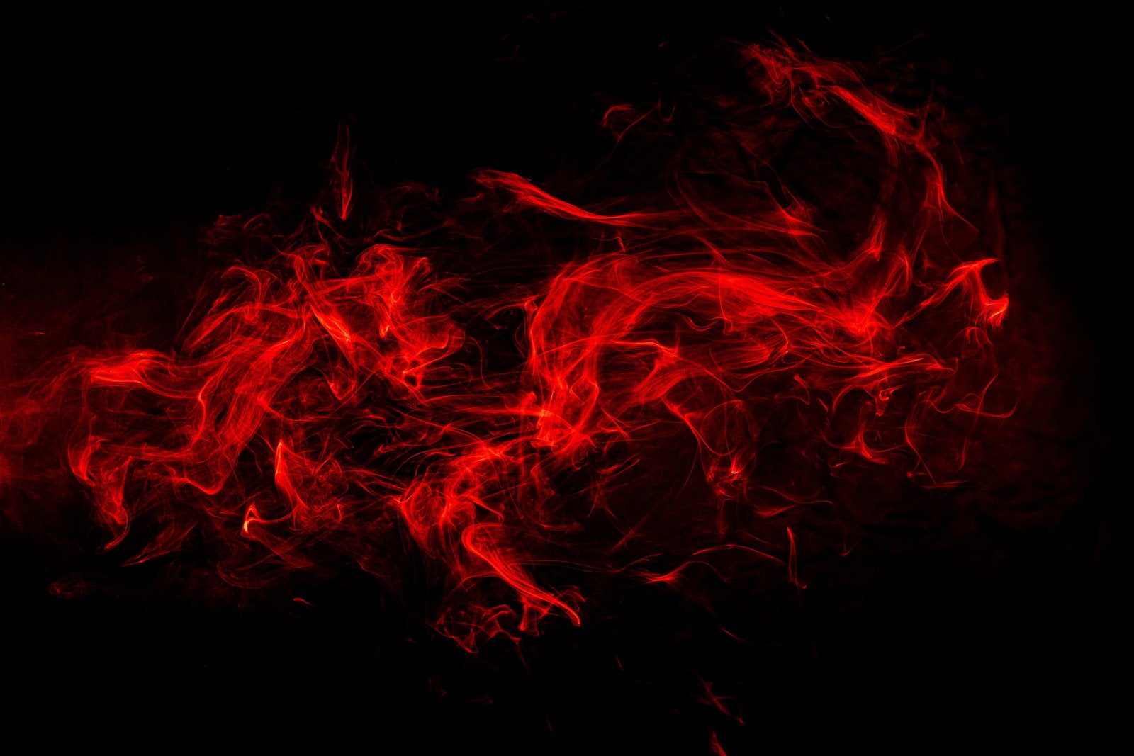 「不気味な赤い煙」の写真