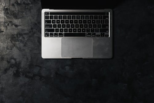 ノートパソコン（Macbook）で広がる無限の可能性の写真