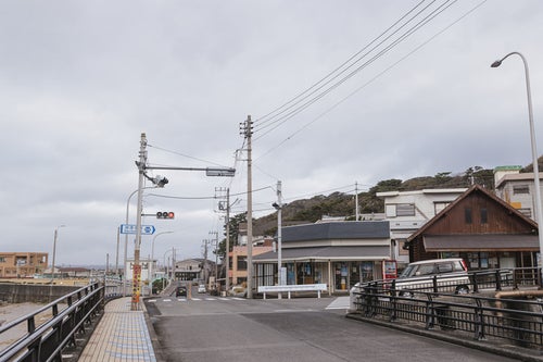 神津島に唯一ある信号機の写真