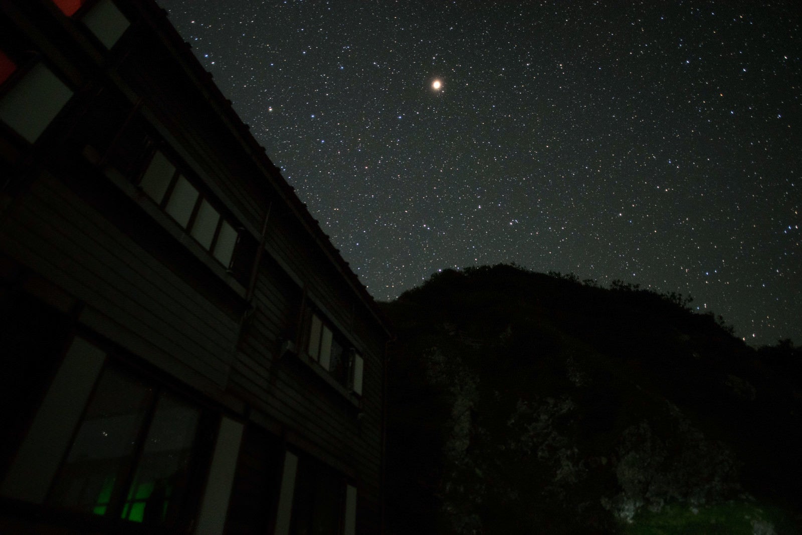 「山荘から見た満天の星空」の写真