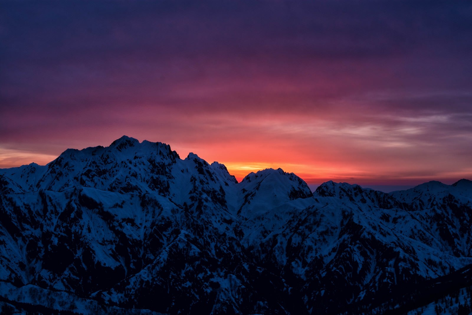 「剱岳に沈む夕日」の写真