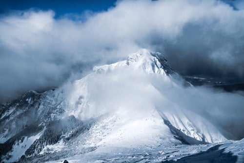 降雪直後の阿弥陀岳（八ヶ岳南部）の写真