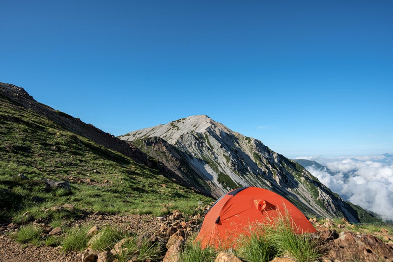 テントと白馬鑓ヶ岳のフリー素材