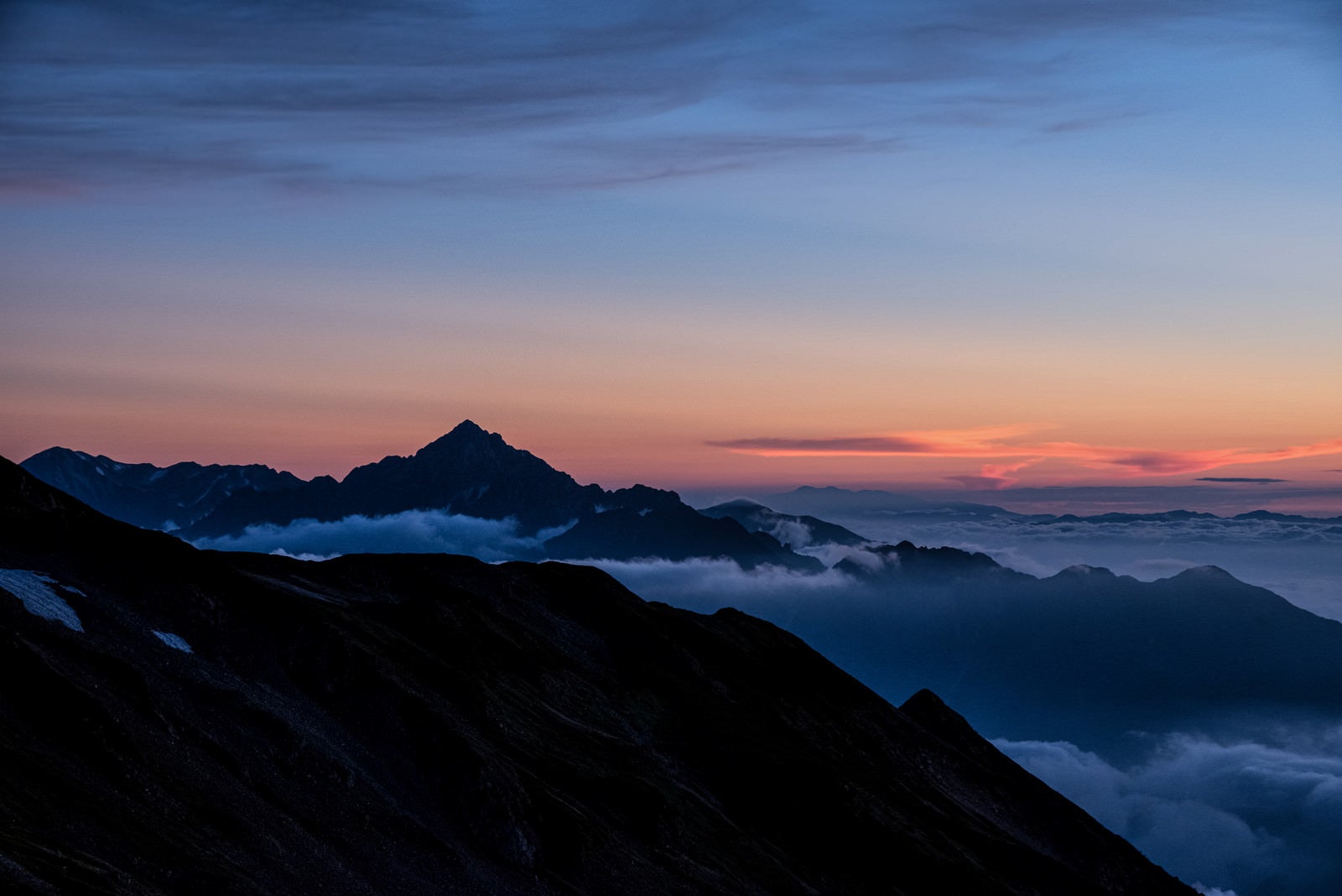「夕焼けと剱岳」の写真