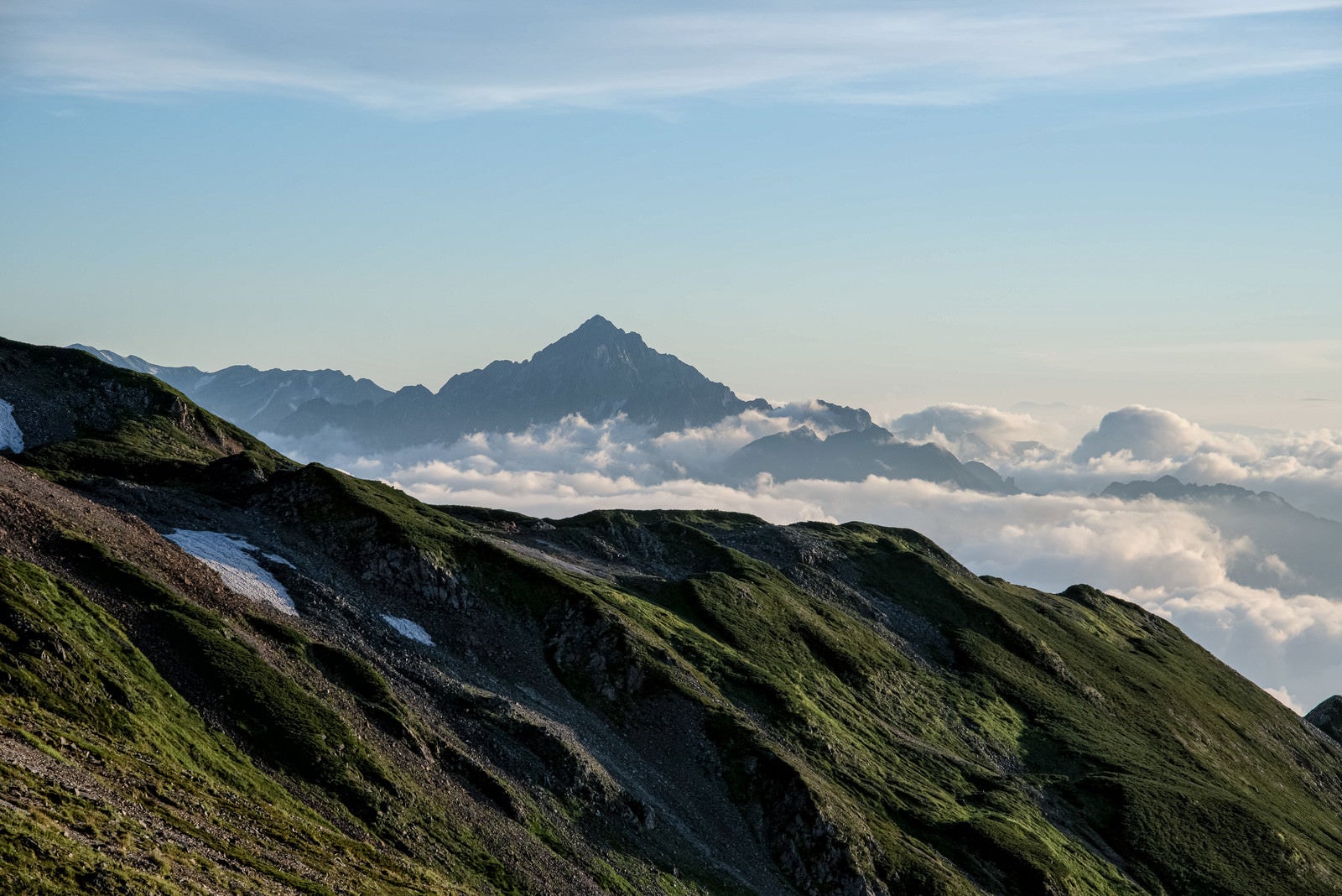 「夕焼けに染まる剱岳」の写真