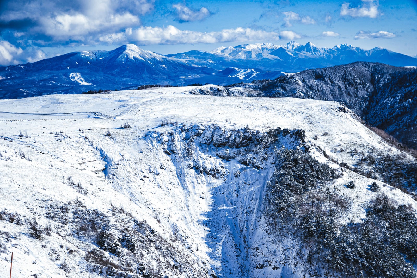 「冬の美ヶ原高原と八ヶ岳」の写真