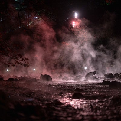西の河原公園の湯気とライトアップの様子の写真