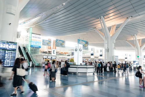 羽田空港の国際ターミナルの写真