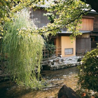 巽橋の和の情緒漂う町並みの素材