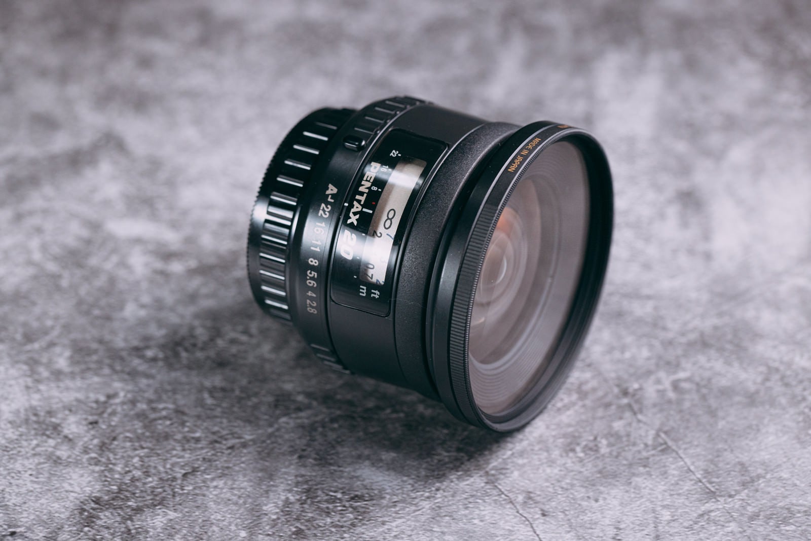 「単焦点広角レンズ（smc Pentax-FA 20mm F2.8）」の写真