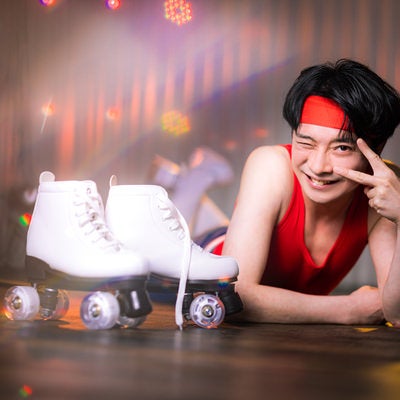 昭和アイドル風にローラースケートでステージデビューの写真