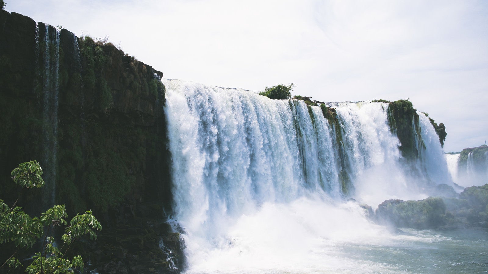 「イグアスの滝（南米大陸）」の写真