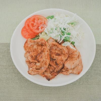 香ばしく焼き上げた豚肉の生姜焼きの写真
