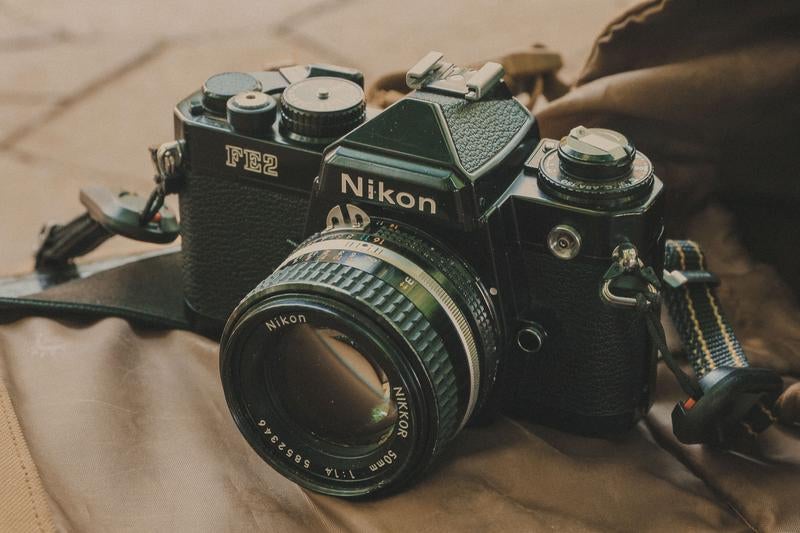 クラシックなNikon FE2フィルムカメラの写真