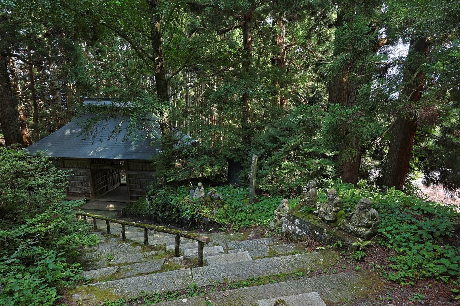「東堂山満福寺の石段、」の写真