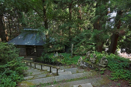 東堂山満福寺の石段、の写真