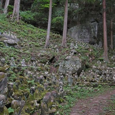 東堂山満福寺のお地蔵様との静寂の写真