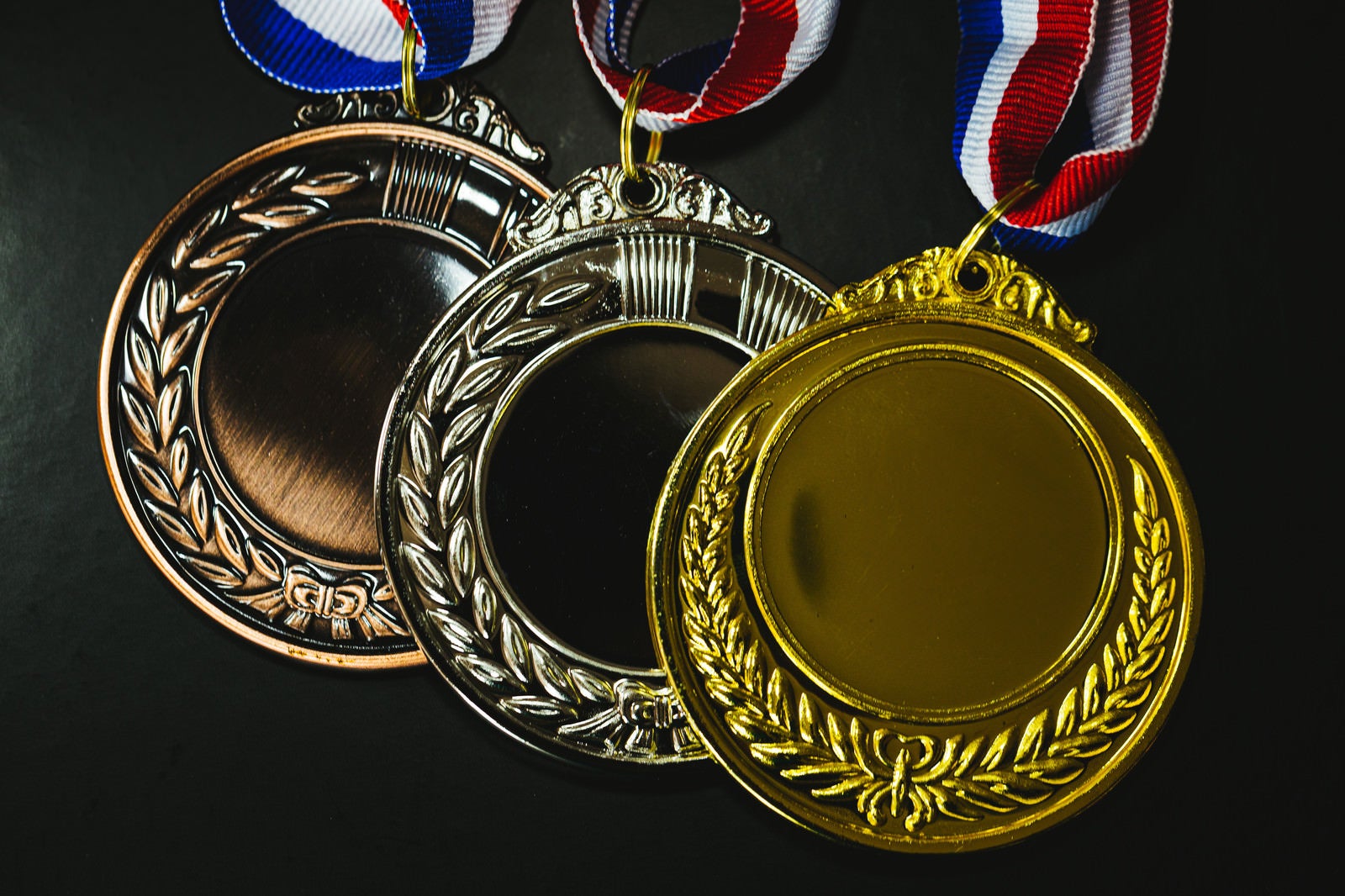 「3色のメダル（金・銀・銅）」の写真